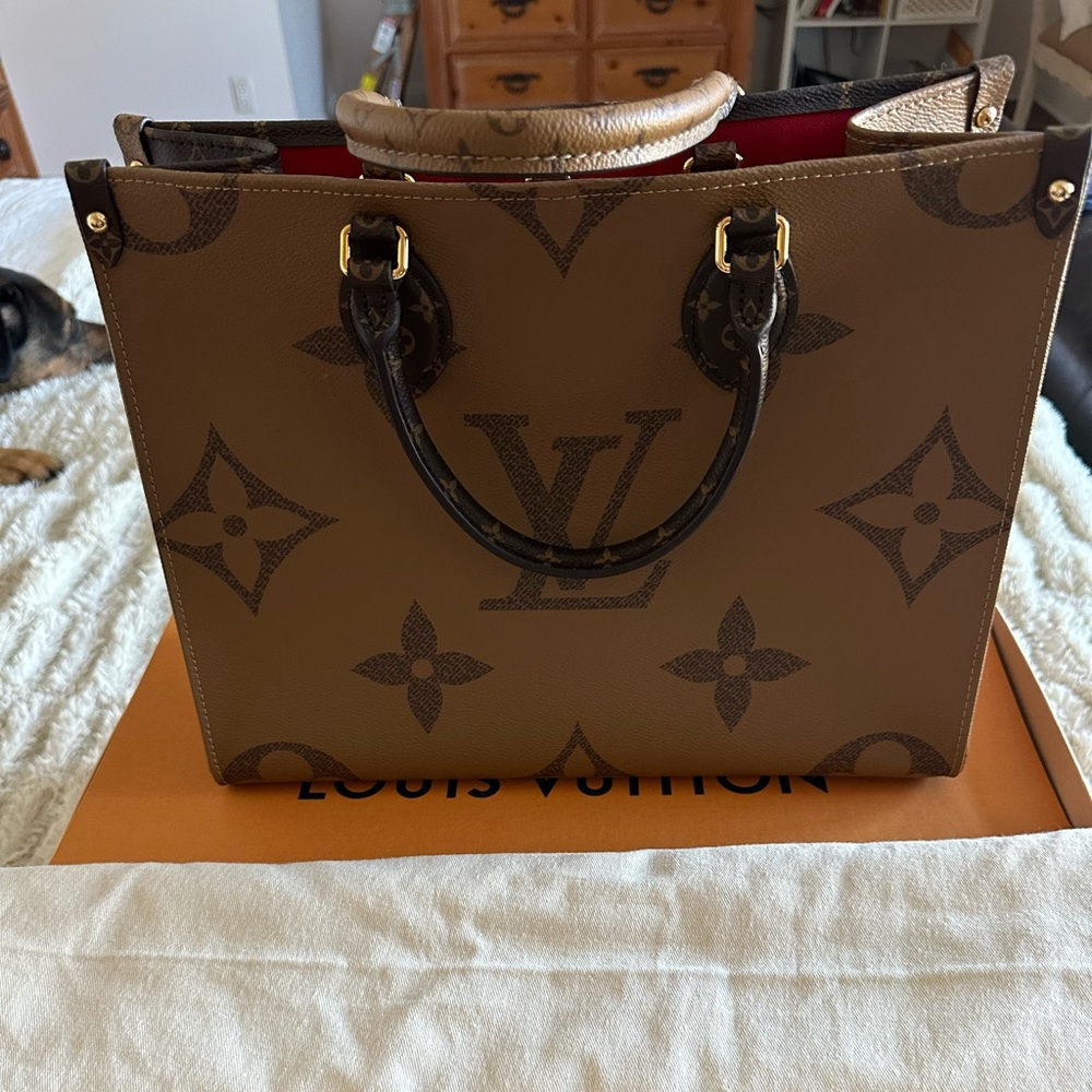 Louis Vuitton OnTheGo MM reverse Monogram Tote